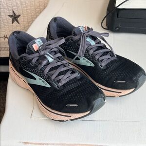Brooks Ghost 14 Women’s Black & Peach Running Shoes